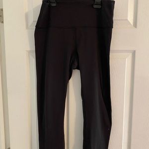GUC Lululemon Wunder Unders size 10.